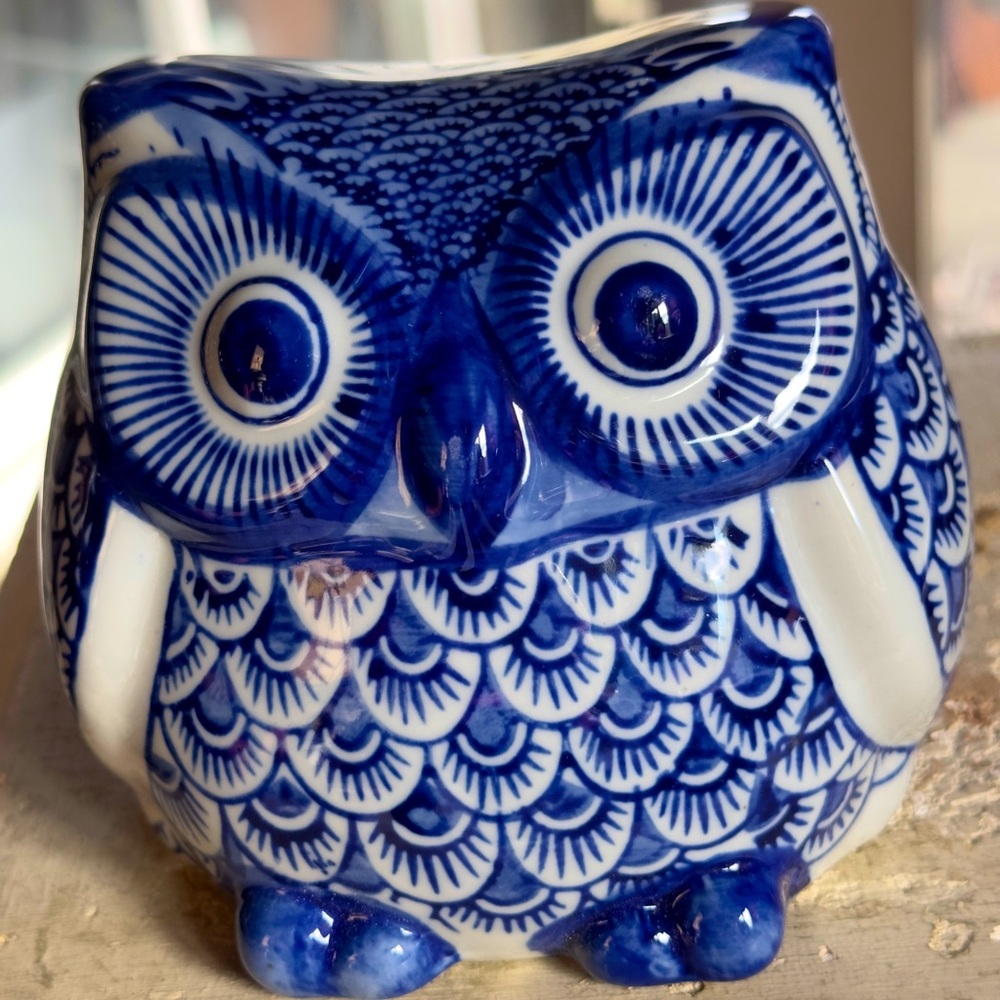 Sagebrook ceramic 5” Chinoiserie Owl in blue and white